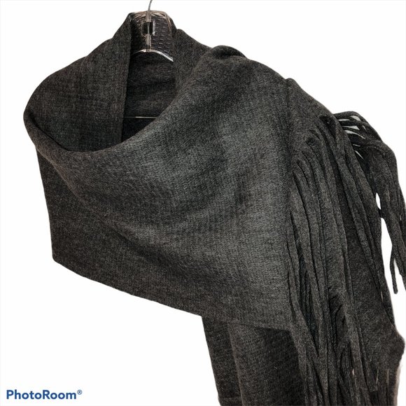 Lucky Brand NEW NWT $69 gray long fringe shawl scarf - Picture 2 of 3